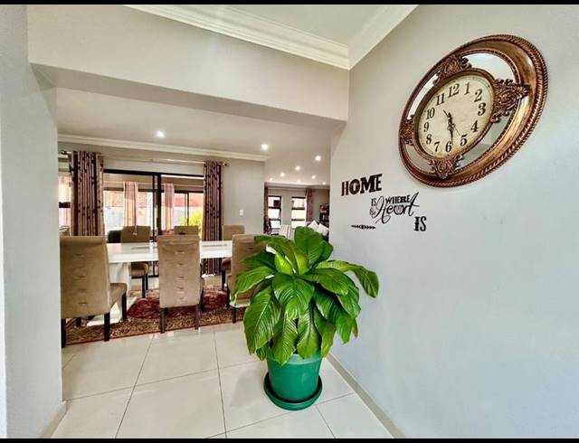 4 BEDROOM HOUSE FOR SALE IN MELODIE